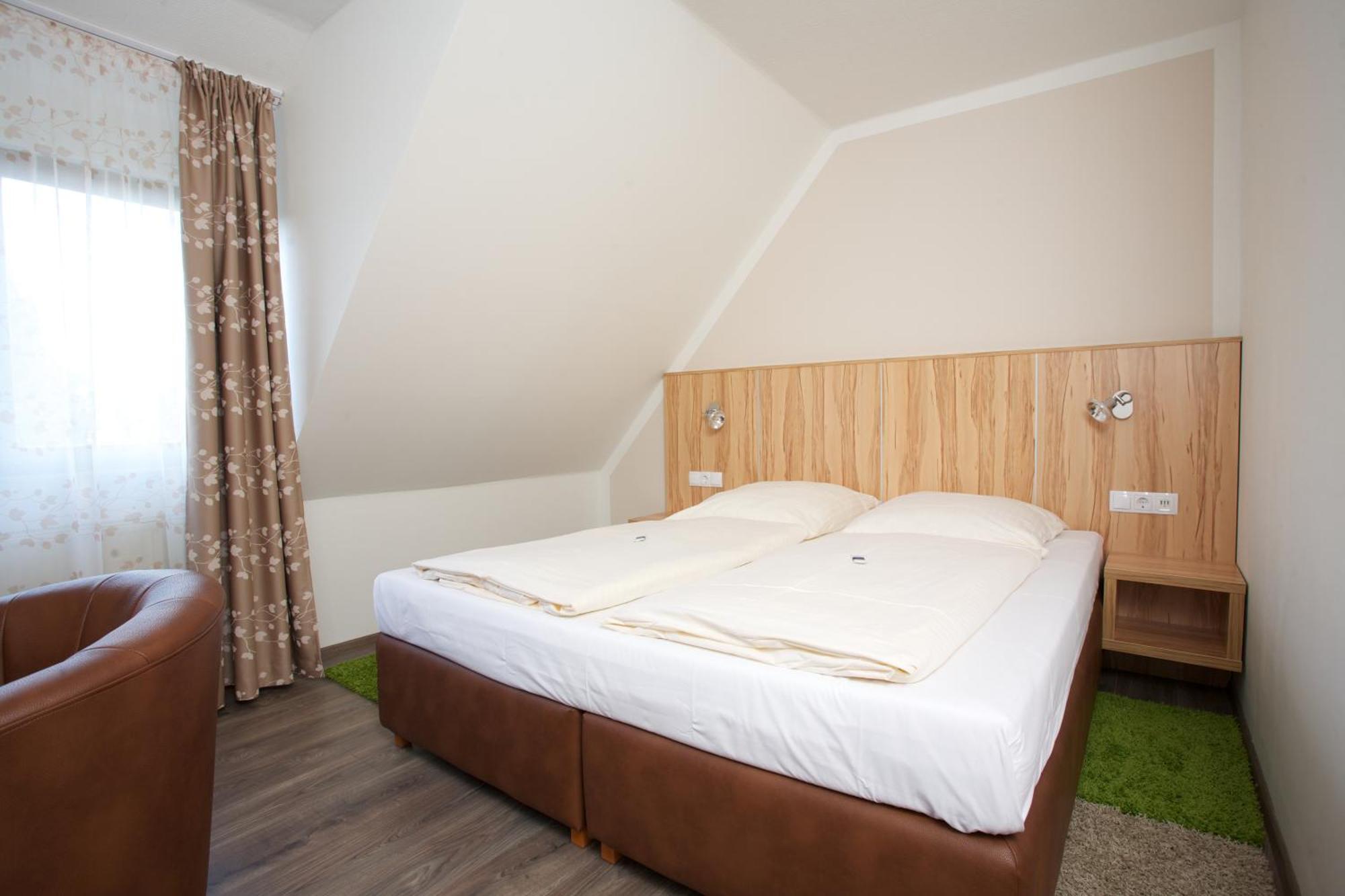 Hotel Reinhardtshof Garni Wolfschlugen Cameră foto