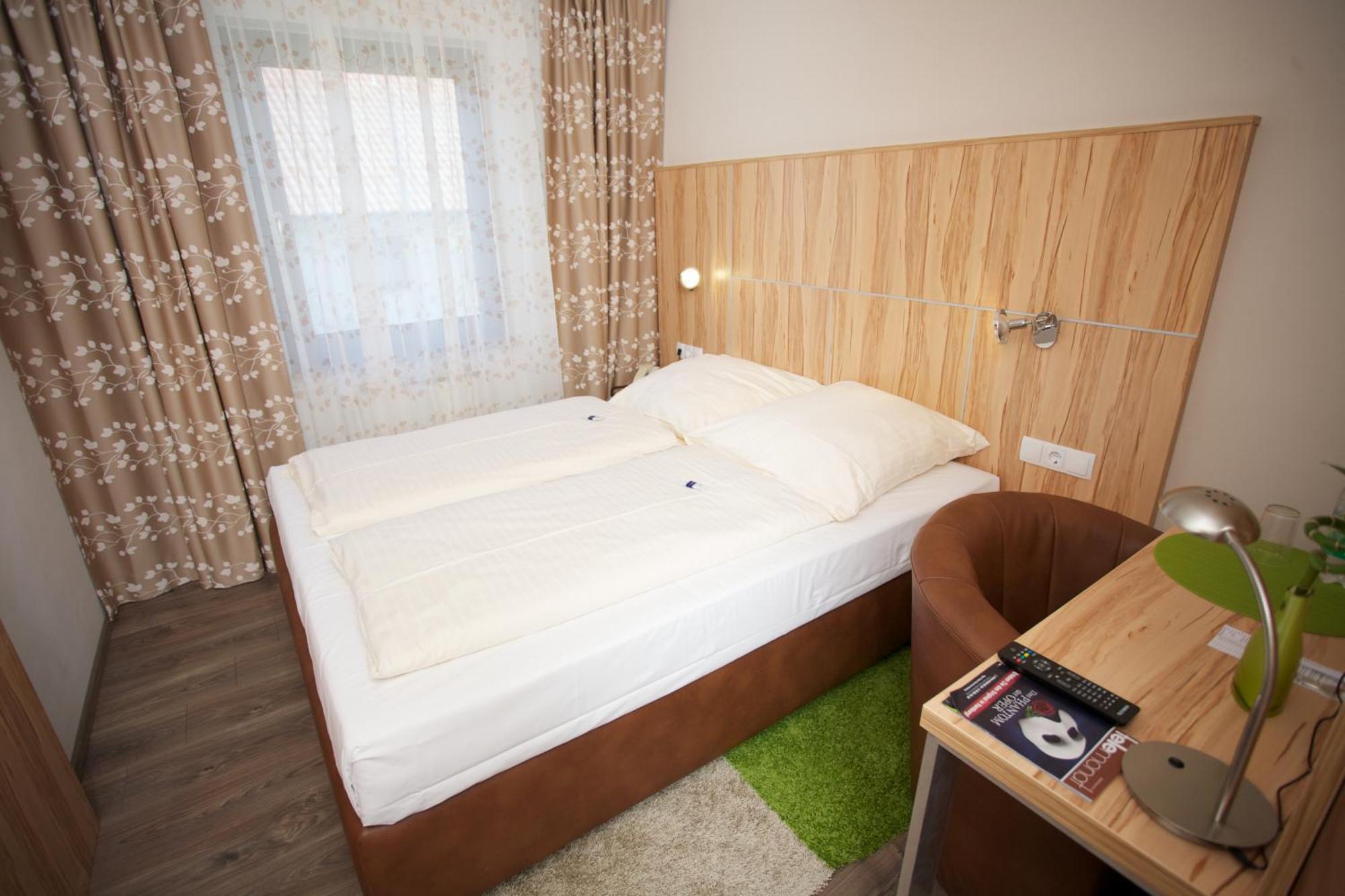 Hotel Reinhardtshof Garni Wolfschlugen Cameră foto