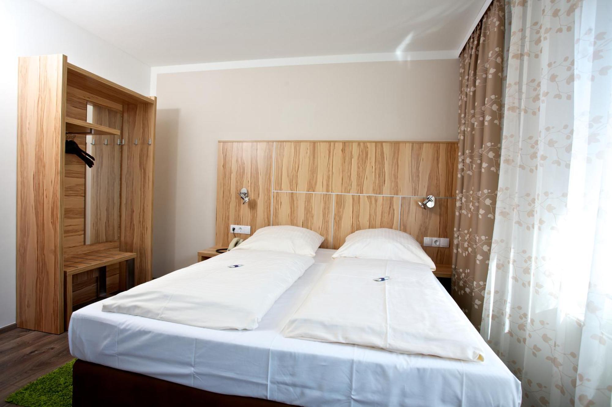 Hotel Reinhardtshof Garni Wolfschlugen Cameră foto