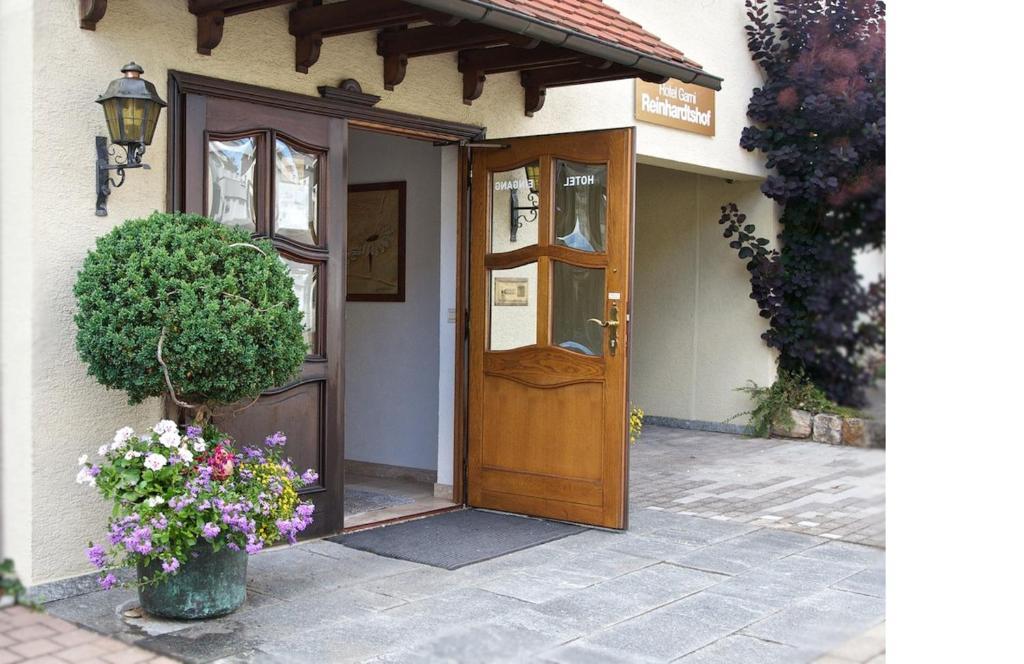 Hotel Reinhardtshof Garni Wolfschlugen Exterior foto